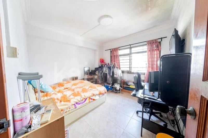 5 Room (5I) HDB for Sale in  653 Woodlands Ring Road - Image 2